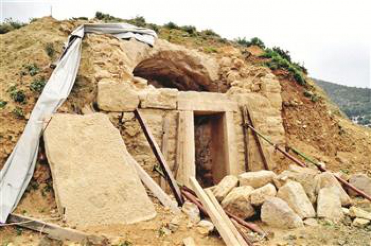 Roman grave unearthed in Bodrum during construction
